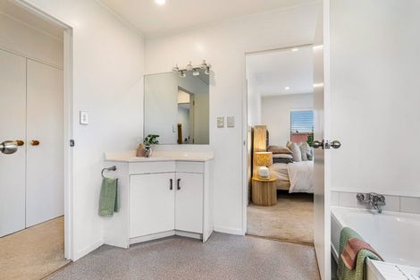 Photo of property in 5 Merlot Heights, Huapai, Kumeu, 0810