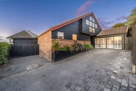 Photo of property in 2/59 Dalwhinnie Parade, Highland Park, Auckland, 2010