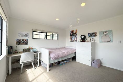 Photo of property in 54 Scarlet Oak Drive, Schnapper Rock, Auckland, 0632