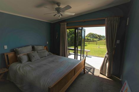 Photo of property in 37 Greenock Drive, Manukau Heads, Waiuku, 2684