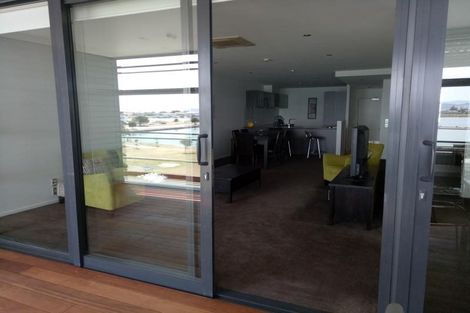 Photo of property in 407/7 Humber Street, Pandora, Napier, 4110