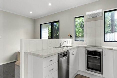 Photo of property in 99 Kemp Road, Massey, Auckland, 0614