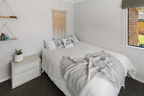 Photo of property in 5 Meridian Grove, Kelvin Grove, Palmerston North, 4414