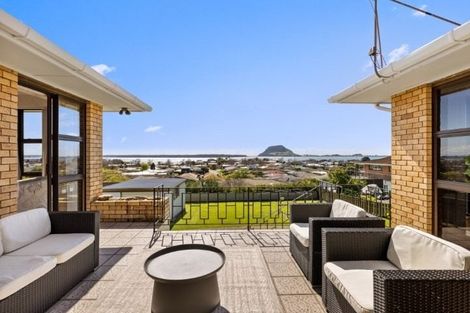 Photo of property in 21 Tirinui Crest Road, Otumoetai, Tauranga, 3110