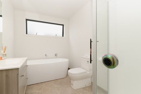 Photo of property in 31 Tapuwae Way, Mangere Bridge, Auckland, 2022