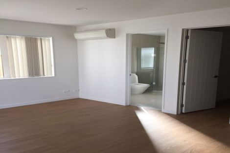 Photo of property in 24 Para Close, Fairview Heights, Auckland, 0632