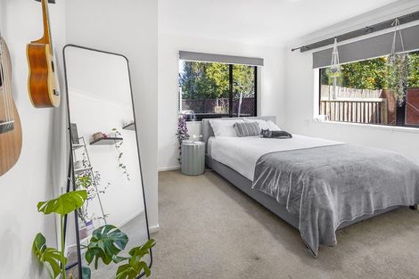 Photo of property in 18 Longwood Place, Harrowfield, Hamilton, 3210