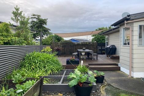 Photo of property in 15 Palliser Place, Milson, Palmerston North, 4414