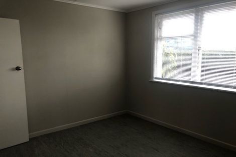 Photo of property in 3164 Great North Road, New Lynn, Auckland, 0600
