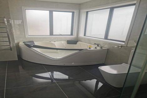 Photo of property in 21 Ascension Crescent, Orewa, 0931