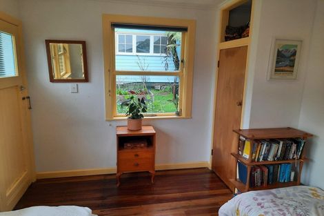 Photo of property in 71 Maungaraki Road, Korokoro, Lower Hutt, 5012