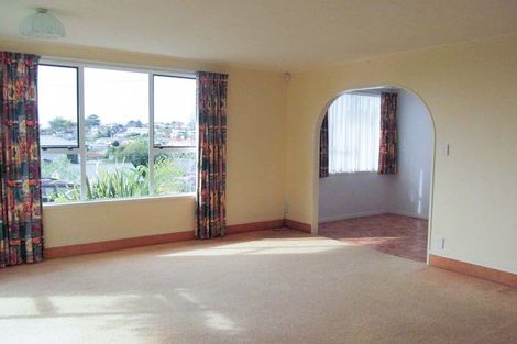 Photo of property in 13 Kiteroa Terrace, Rothesay Bay, Auckland, 0630