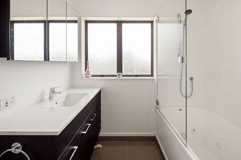 Photo of property in 251 Shakespeare Street, Leamington, Cambridge, 3432