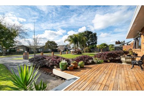 Photo of property in 2 Vintners Close, Huapai, Kumeu, 0810