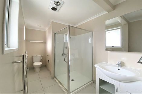 Photo of property in 37 Amberley Avenue, Te Atatu South, Auckland, 0610