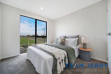 Photo of property in 2 Gertrude Cole Road, Clarks Beach, 2122