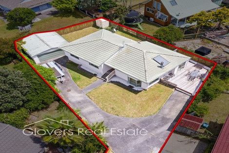 Photo of property in 14 Stockton Place, Glendene, Auckland, 0602