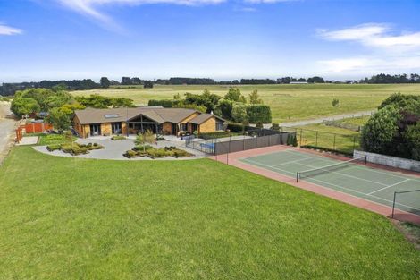 Photo of property in 70 Kakariki Road, Marton, 4787