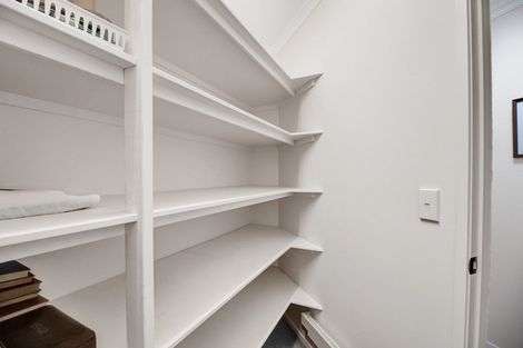 Photo of property in 2 Manurau Crescent, Merrilands, New Plymouth, 4312