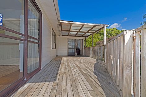 Photo of property in 3 Glucina Place, Glen Eden, Auckland, 0602