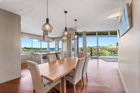 Photo of property in 139 Roberts Road, Matakatia, Whangaparaoa, 0930