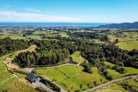 Photo of property in 828 Dover Road, Okato, New Plymouth, 4374