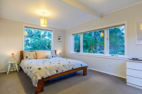 Photo of property in 38 Victory Road, Laingholm, Auckland, 0604