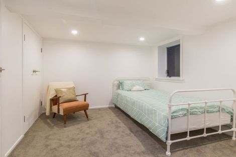 Photo of property in 38 Victory Road, Laingholm, Auckland, 0604