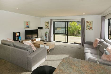 Photo of property in 6 Parkridge Way, Henderson, Auckland, 0612