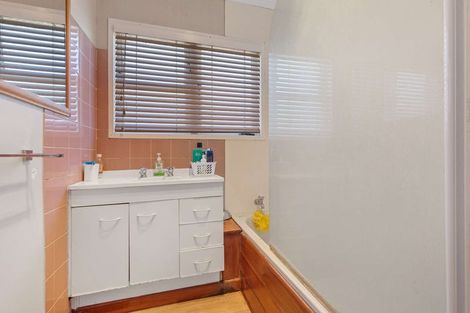 Photo of property in 15 Gem Street, Pukehangi, Rotorua, 3015