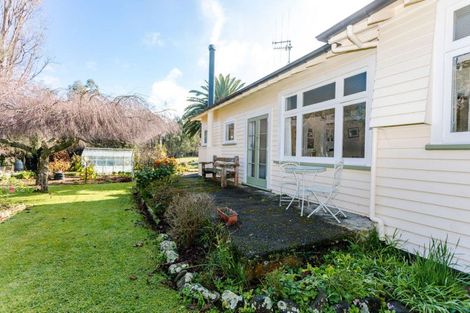 Photo of property in 36 Riverdale Road, Dannevirke, 4930