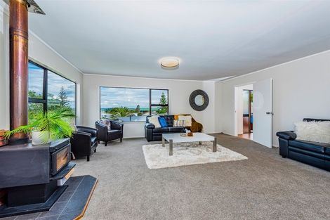 Photo of property in 15 Clearview Heights, Ranui, Auckland, 0612