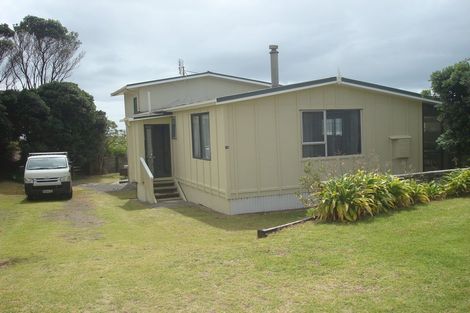 Photo of property in 12 Point Road, Mokau, 4376