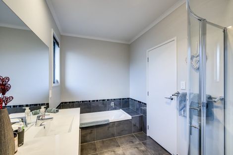 Photo of property in 10 Wanaka Place, Poraiti, Napier, 4112