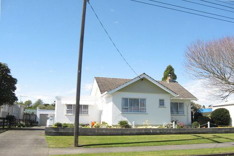 Photo of property in 11 Queens Road, Glen Avon, New Plymouth, 4312