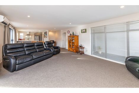 Photo of property in 28 Taiore Crescent, Marshland, Christchurch, 8083