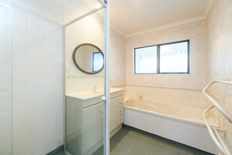 Photo of property in 28 Cedar Crescent, Feilding, 4702