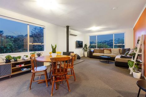 Photo of property in 5 Woolwich Close, Whitby, Porirua, 5024