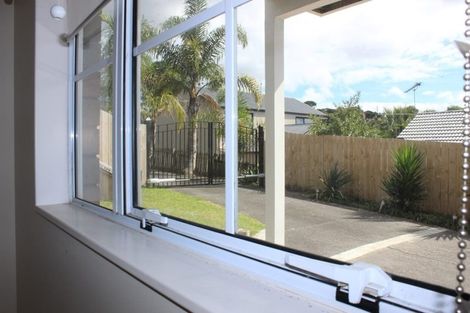 Photo of property in 2/95 Langana Avenue, Browns Bay, Auckland, 0630