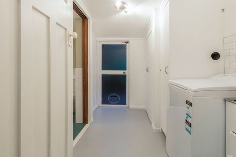 Photo of property in 38 Victory Road, Laingholm, Auckland, 0604