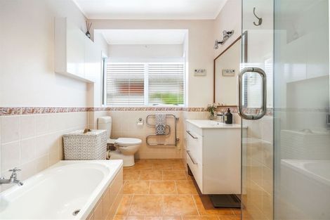 Photo of property in 15 Fairview Street, Fairview Downs, Hamilton, 3214