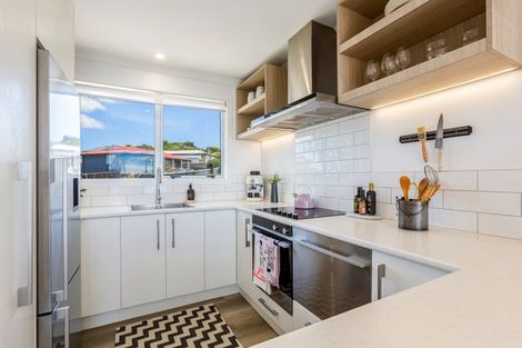 Photo of property in 26 Sombrero View, Ascot Park, Porirua, 5024