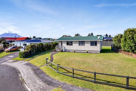 Photo of property in 18 Pohutukawa Drive, Opunake, 4616