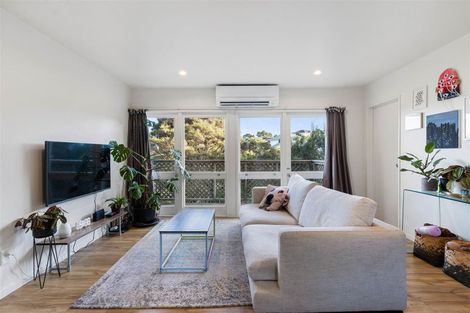 Photo of property in 2/38 Noeleen Street, Glenfield, Auckland, 0629