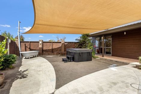 Photo of property in 6 Alan Styles Place, Greenmeadows, Napier, 4112