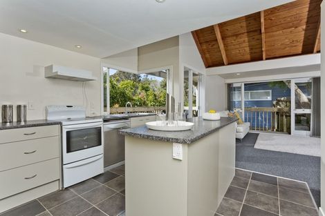 Photo of property in 8 Eucalyptus Place, Beach Haven, Auckland, 0626