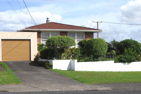 Photo of property in 3/77 Royal View Road, Te Atatu South, Auckland, 0610