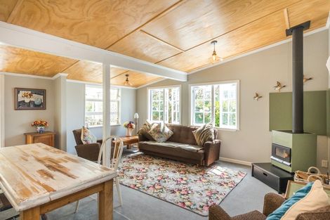 Photo of property in 89 Bridge Street, Bulls, 4818