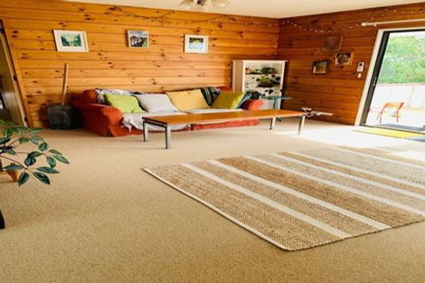 Photo of property in 2/72 Aeroview Drive, Beach Haven, Auckland, 0626