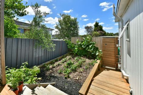 Photo of property in 52b Bay Street, Red Beach, 0932